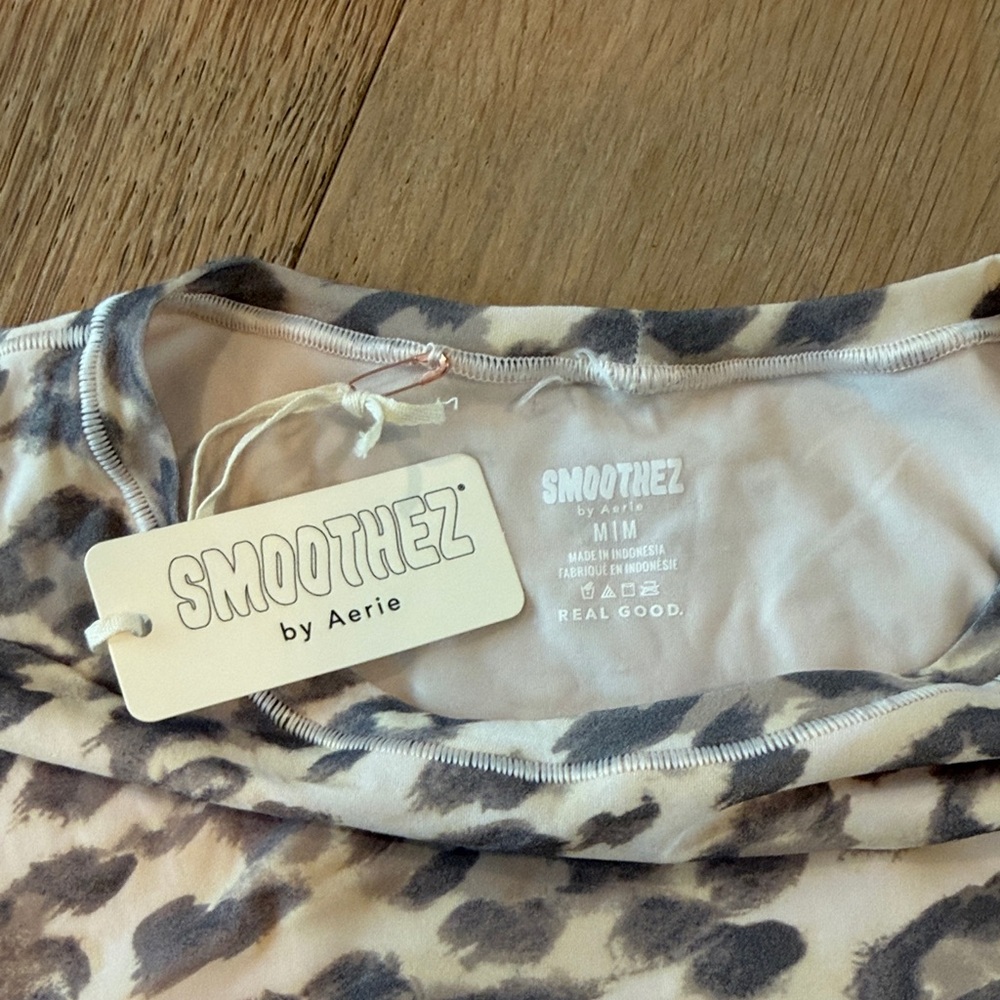 Leopard Print Short Sleeve Tee - Picture 2 of 5